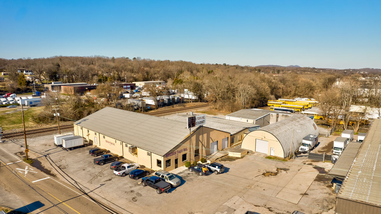 1300 Ault Rd, Knoxville, TN 37914