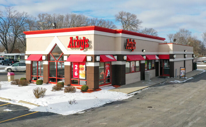 Pictures of Retail property located at 1510 Sandy Hollow Rd, Rockford, IL 61109 for comps - image #1