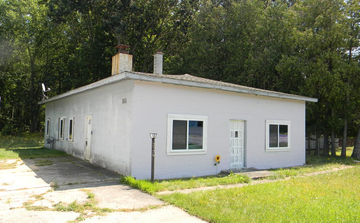 Pictures of Retail property located at 3776 N Jebavy Drive, Ludington, MI 49431 for sales - image #1