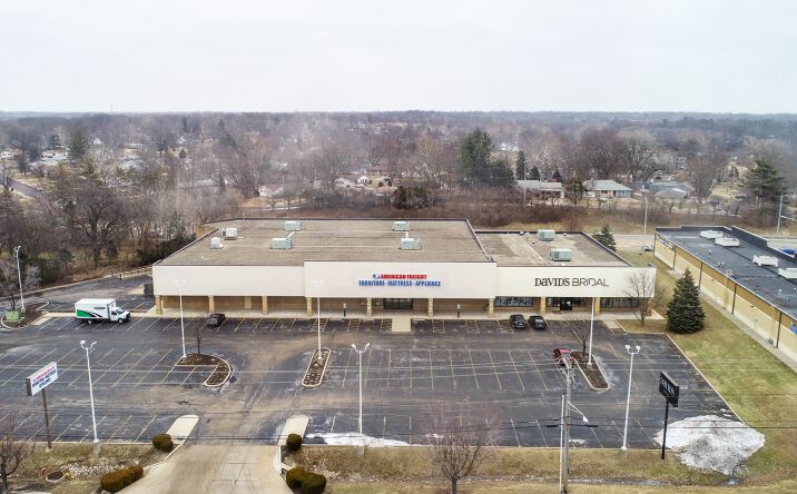 Pictures of Retail property located at 5212 N Big Hollow Rd, Peoria, IL 61615 for comps - image #1