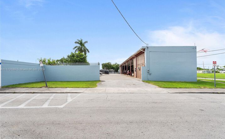 Pictures of Special Purpose, Retail, Industrial property located at 105 NE 1st Rd, Homestead, FL 33030 for sales - image #1