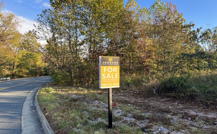 Pictures of Land property located at 3406 Shannon Park Dr, Fredericksburg, VA 22408 for comps - image #1