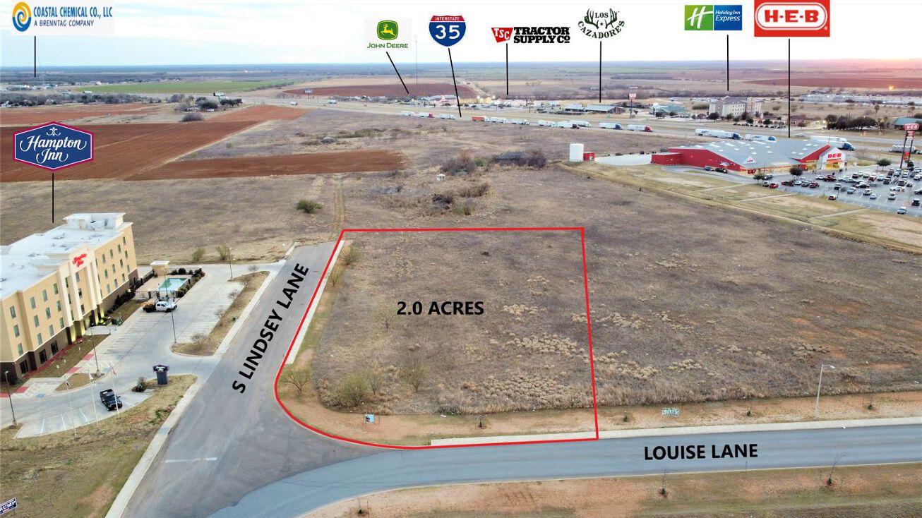 Louise Ln, Pearsall, TX 78061