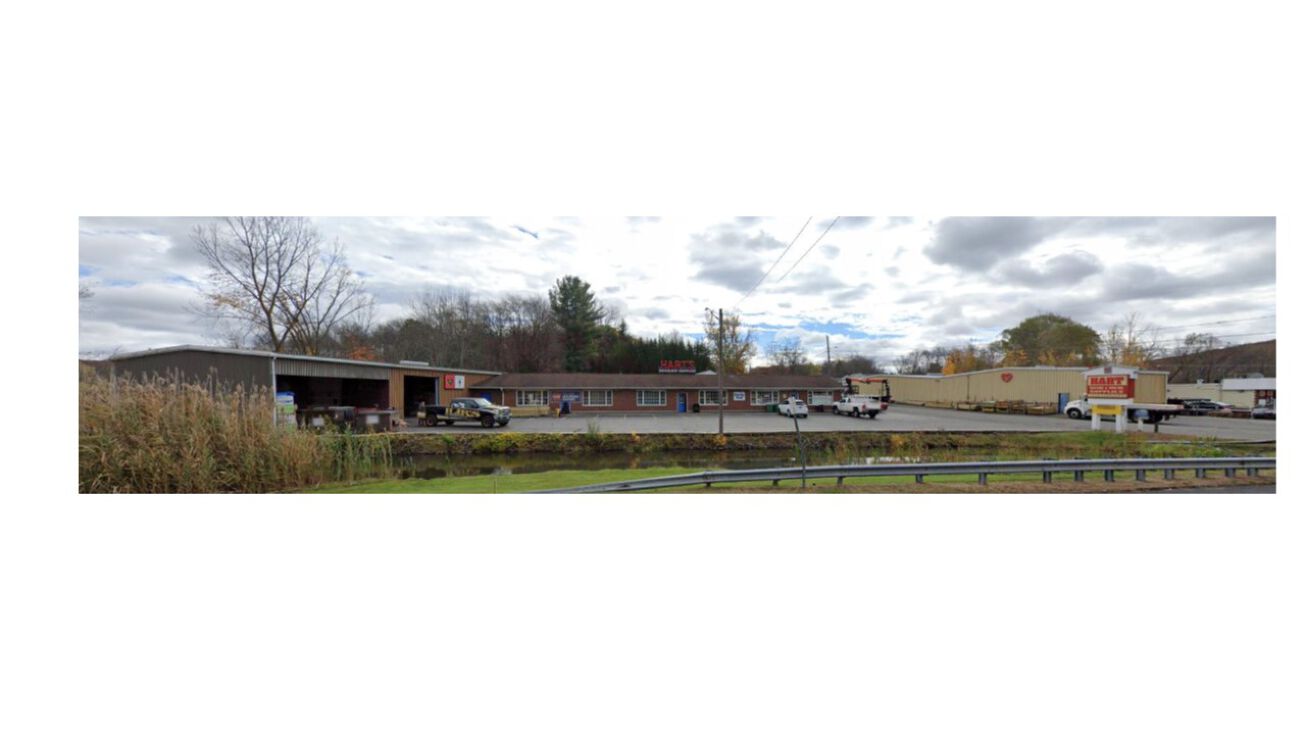 1385 New Litchfield St / 4 Hart Dive, Torrington, CT 06790 Retail