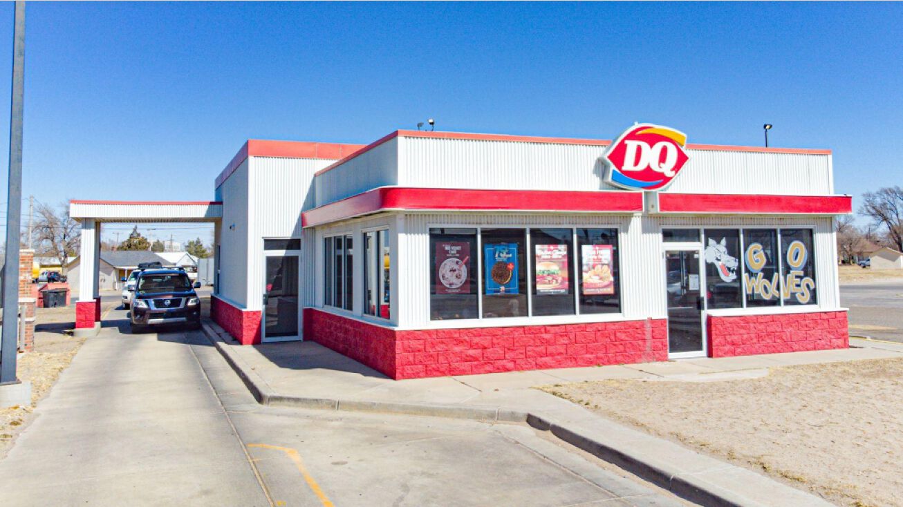 215 Oak Ave, Dalhart, TX 79022