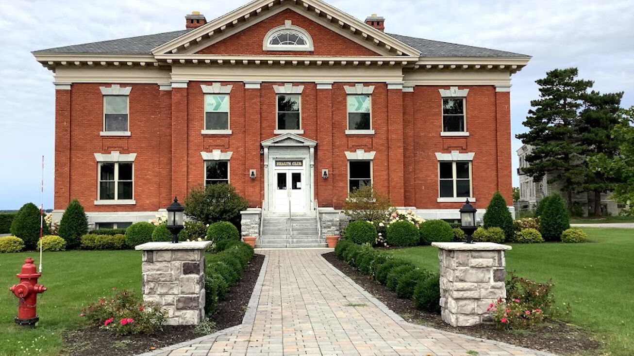 201 Pike Rd, Sackets Harbor, NY 13685