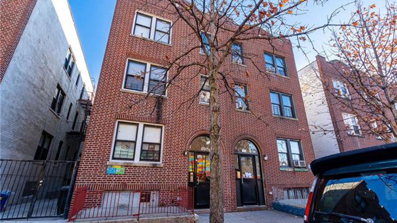 1256 Manor Ave, Bronx, NY 10472