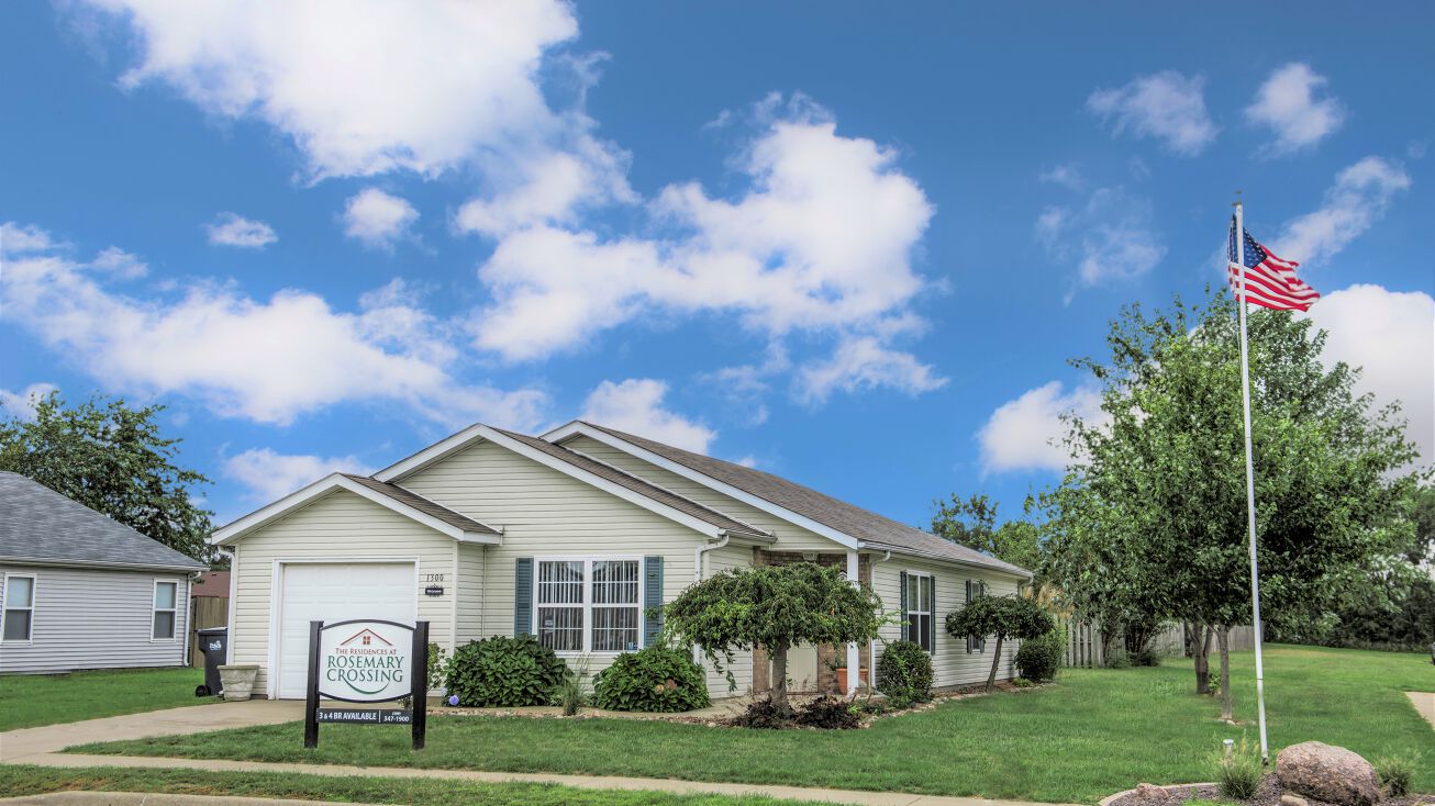 1300 Windflower St, Pekin, IL 61554