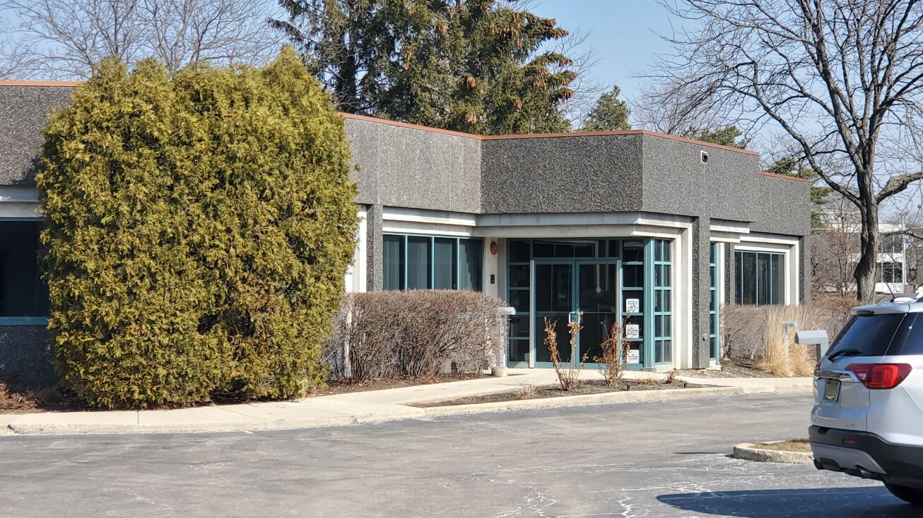 1 E Phillip Rd, Vernon Hills, IL 60061