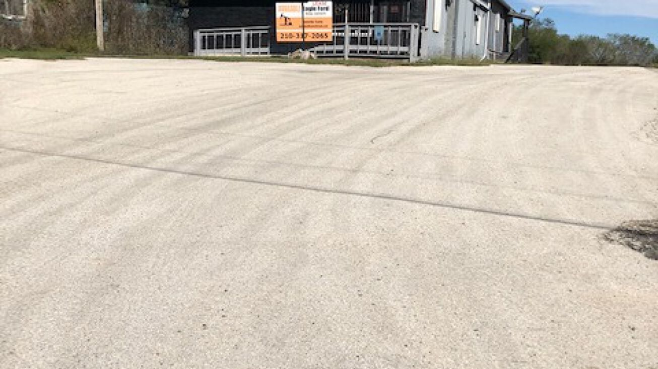 444 N Sunset Strip St, Kenedy, TX 78119