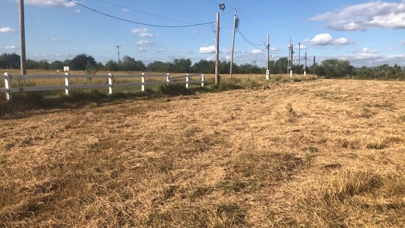 Park Pl, Kenedy, TX 78119