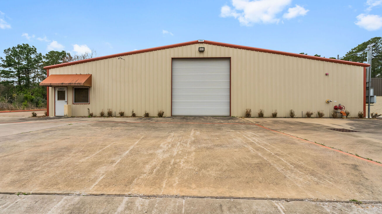 28925 Nichols Sawmill Rd, Magnolia, TX 77355