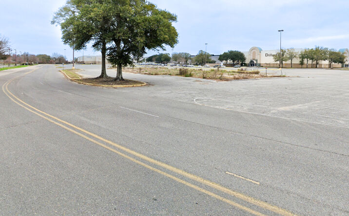 Pictures of Land property located at 1401 W Esplanade Ave, Kenner, LA 70065 for sales - image #1