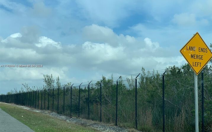 Pictures of Land property located at 404XX S DIXIE HWY, Unincorporated Dade County, FL 33034 for sales - image #1