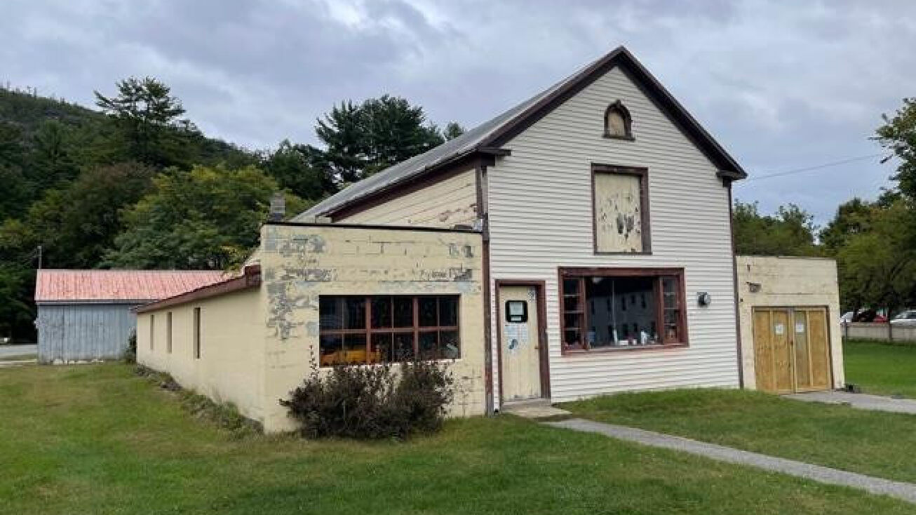 3922 Main St, Warrensburg, NY 12885