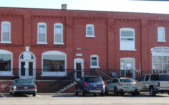 Pictures of Retail, Office property located at 330 E. Garfield Road, Aurora, OH 44202 for sales - image #1