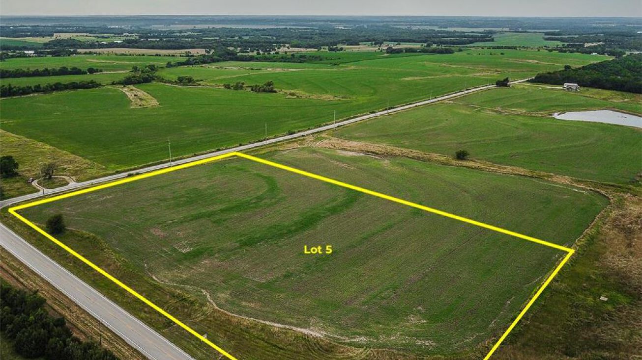 37360 W 103rd Street, De Soto, KS 66018