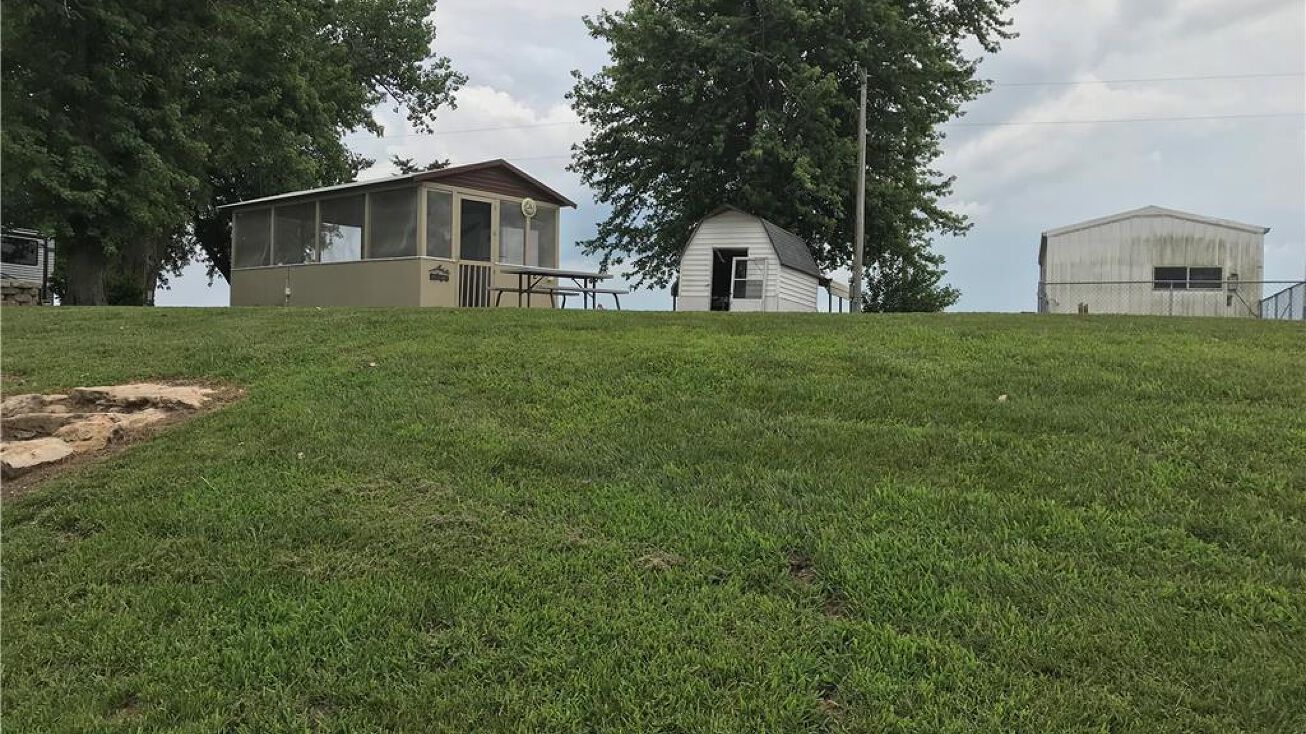 139 Halls Drive, Big Lake, MO 64437