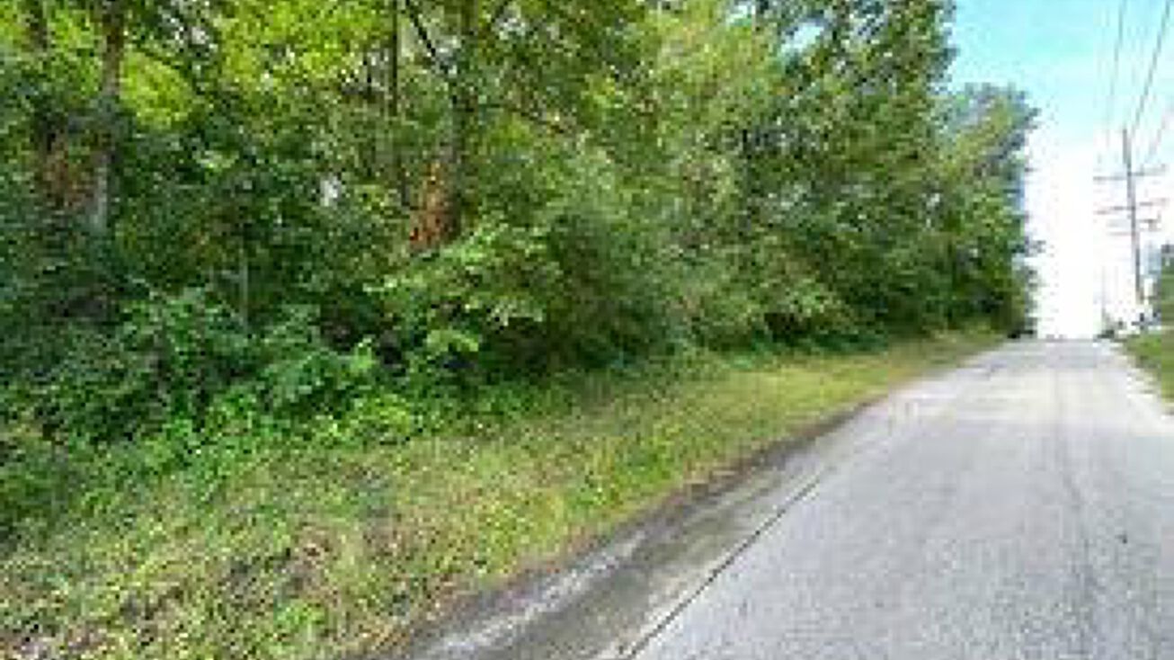 E Kansas Street, Excelsior Springs, MO 64024