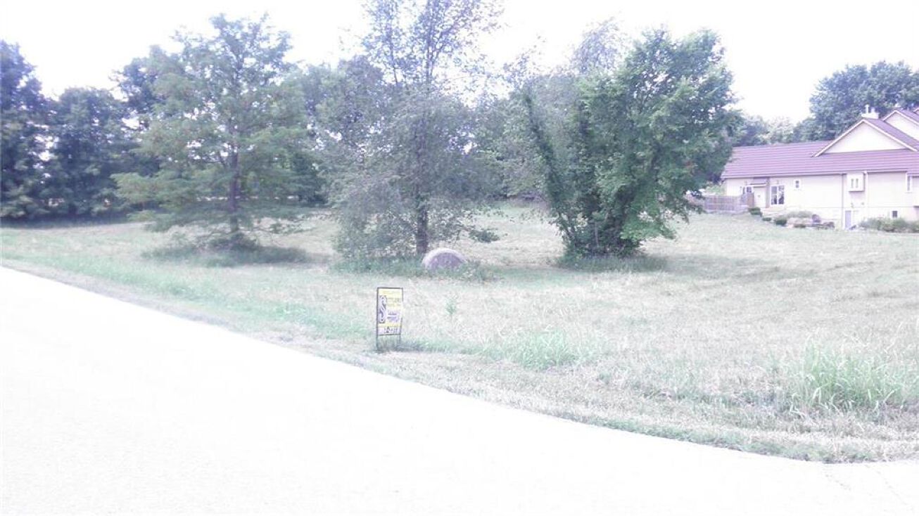 3211 W 164 Terrace, Stilwell, KS 66085