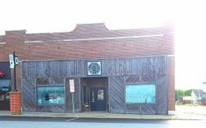 image of property at 422 N MAIN ST Maryville MO 64468-1609