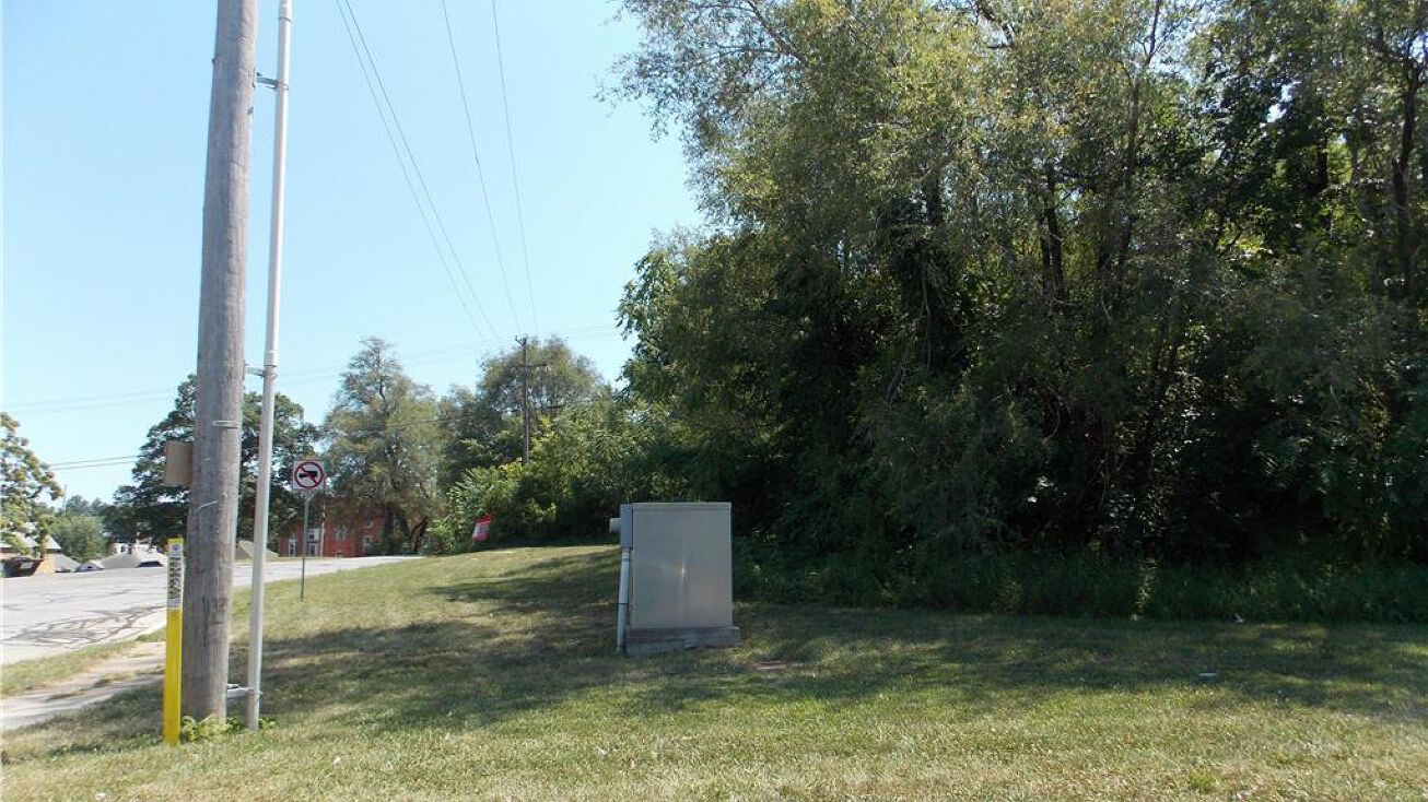 S 6th Street, Atchison, KS 66002