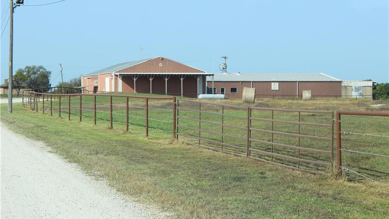 36450 Frontage Road, Edgerton, KS 66021