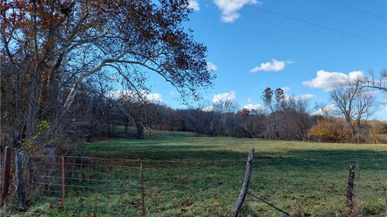 unassigned NW 701 Road, Centerview, MO 64019