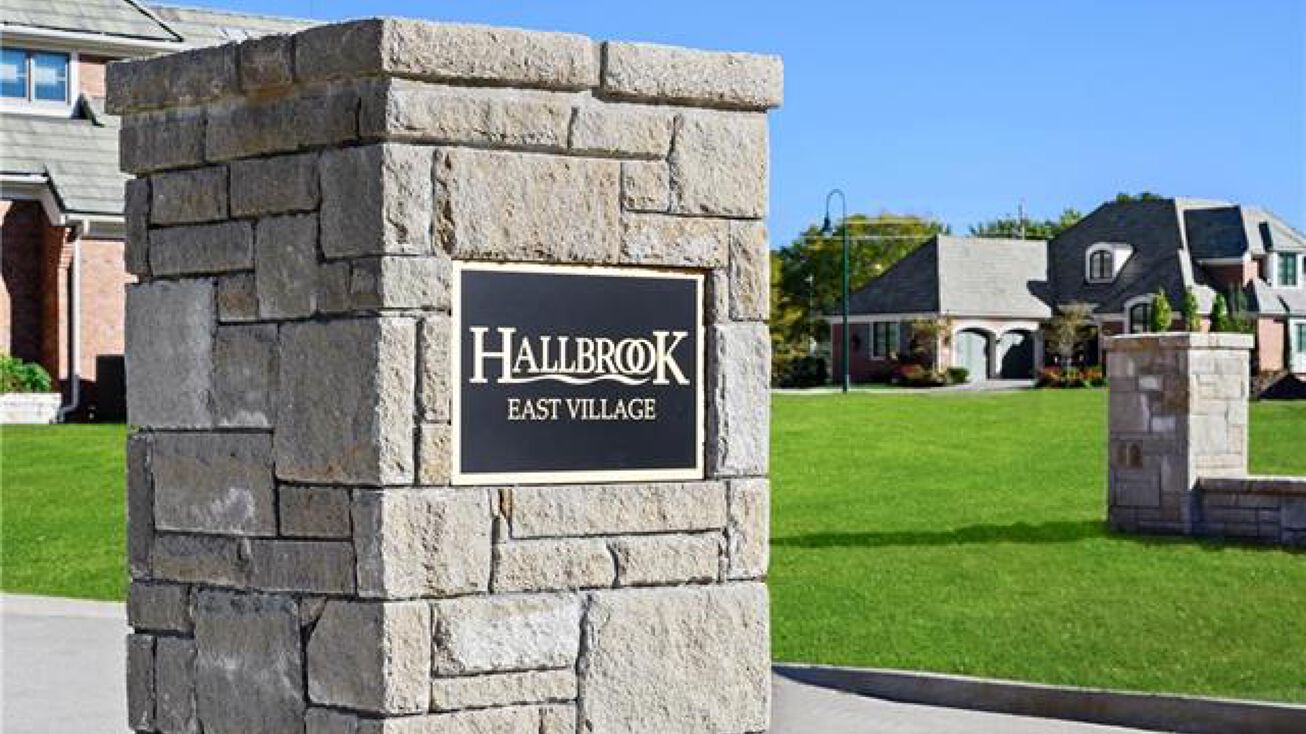 11420 CAMBRIDGE Road, Leawood, KS 66211