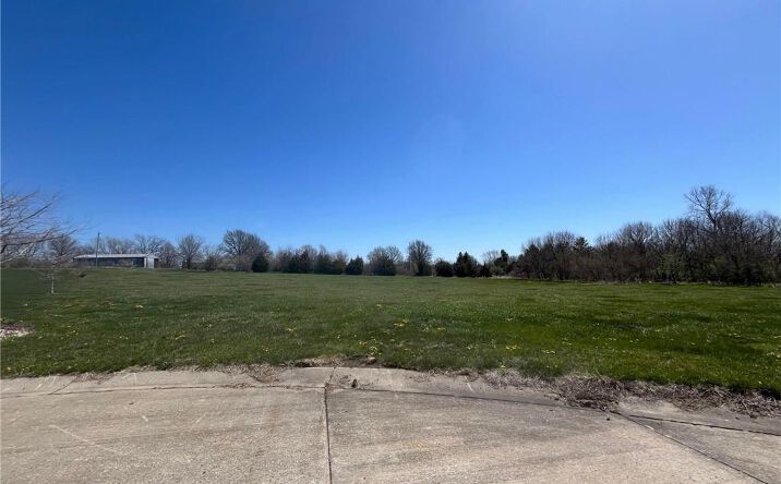 Pictures of Land property located at LOT 25 WILLOW Drive, Maryville, MO 64468 for sales - image #1