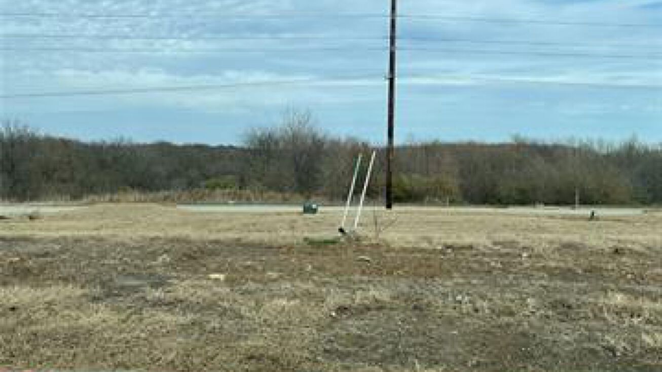 1304 Larkspur Place, Raymore, MO 64083