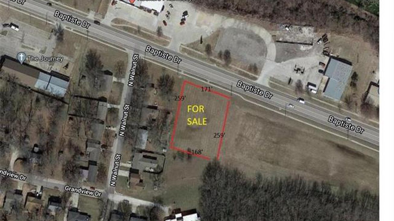 201 Baptiste Drive, Paola, KS 66071