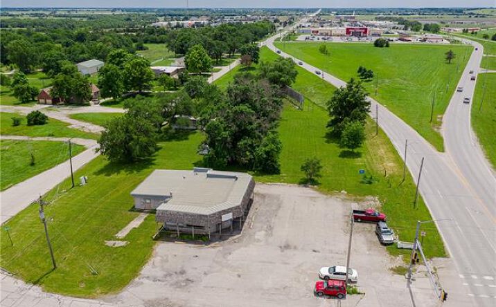 Pictures of Office, Retail property located at 1701 S Main Street, Ottawa, KS 66067 for sales - image #1