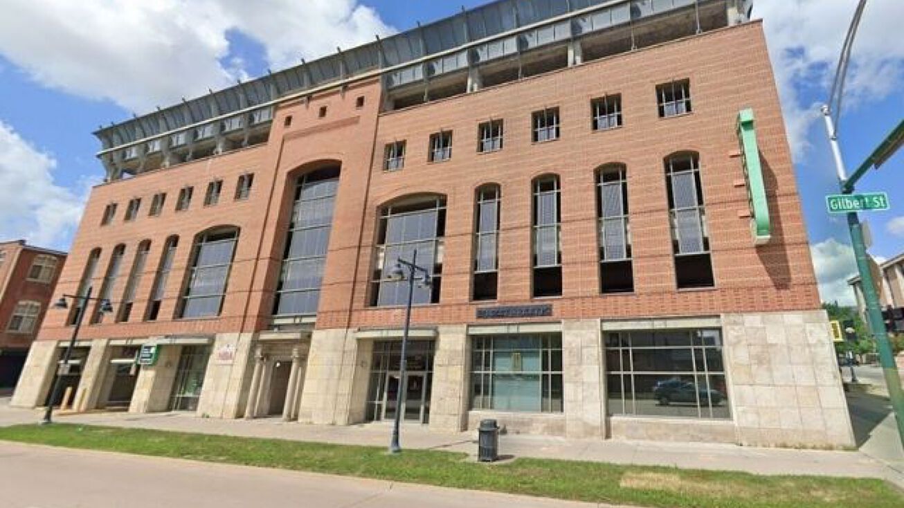 1 S Gilbert St, Iowa City, IA 52240