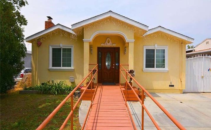 Pictures of Hospitality property located at 7913 Satsuma Ave, Los Angeles, CA 91352 for sales - image #1