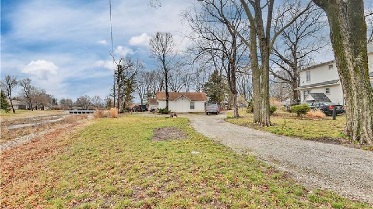 537 W Cedar Street, Olathe, KS 66061