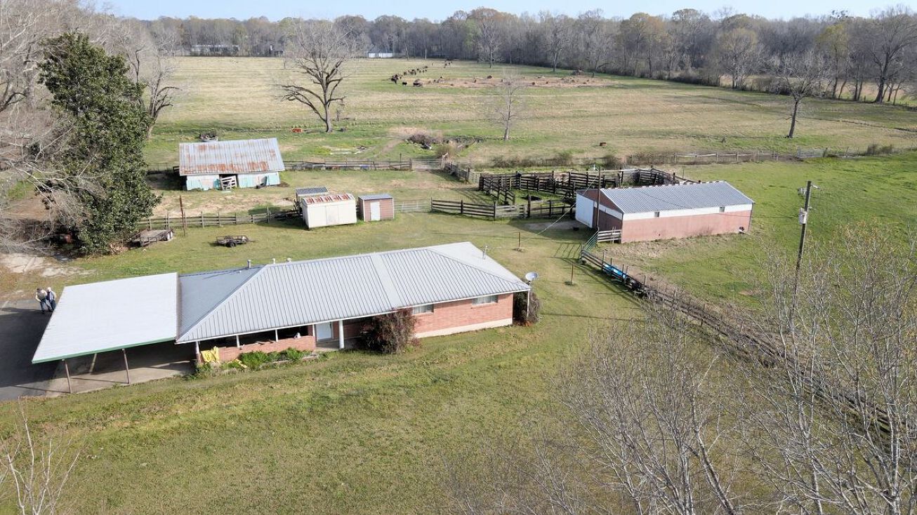 721 E PlainsPort Hudson Rd, Zachary, LA 70791