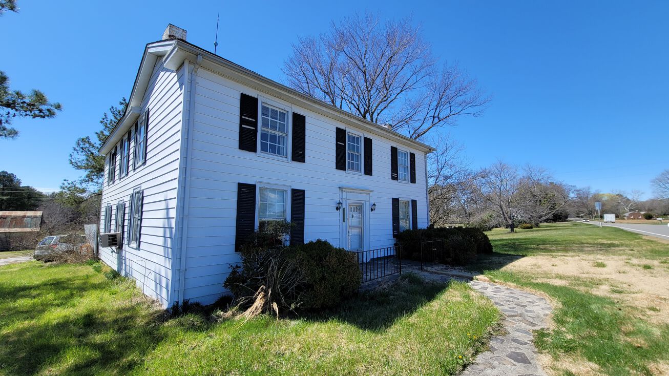 17141 Mountain Rd, Montpelier, VA 23192