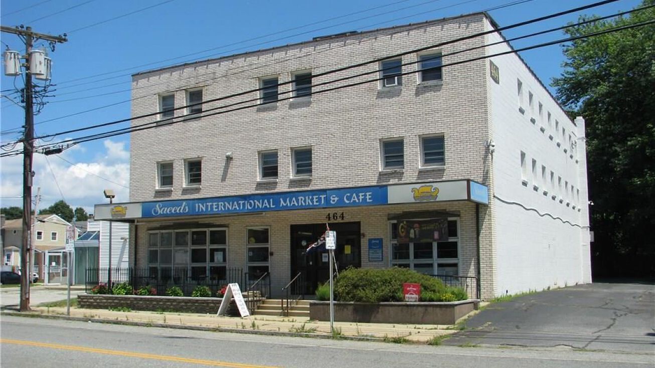 464 Ocean Ave, New London, CT 06320