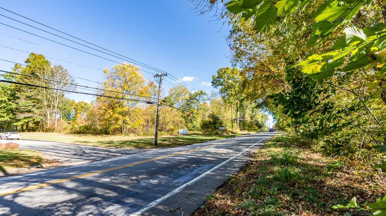 312 Merrow Rd, Tolland, CT 06084