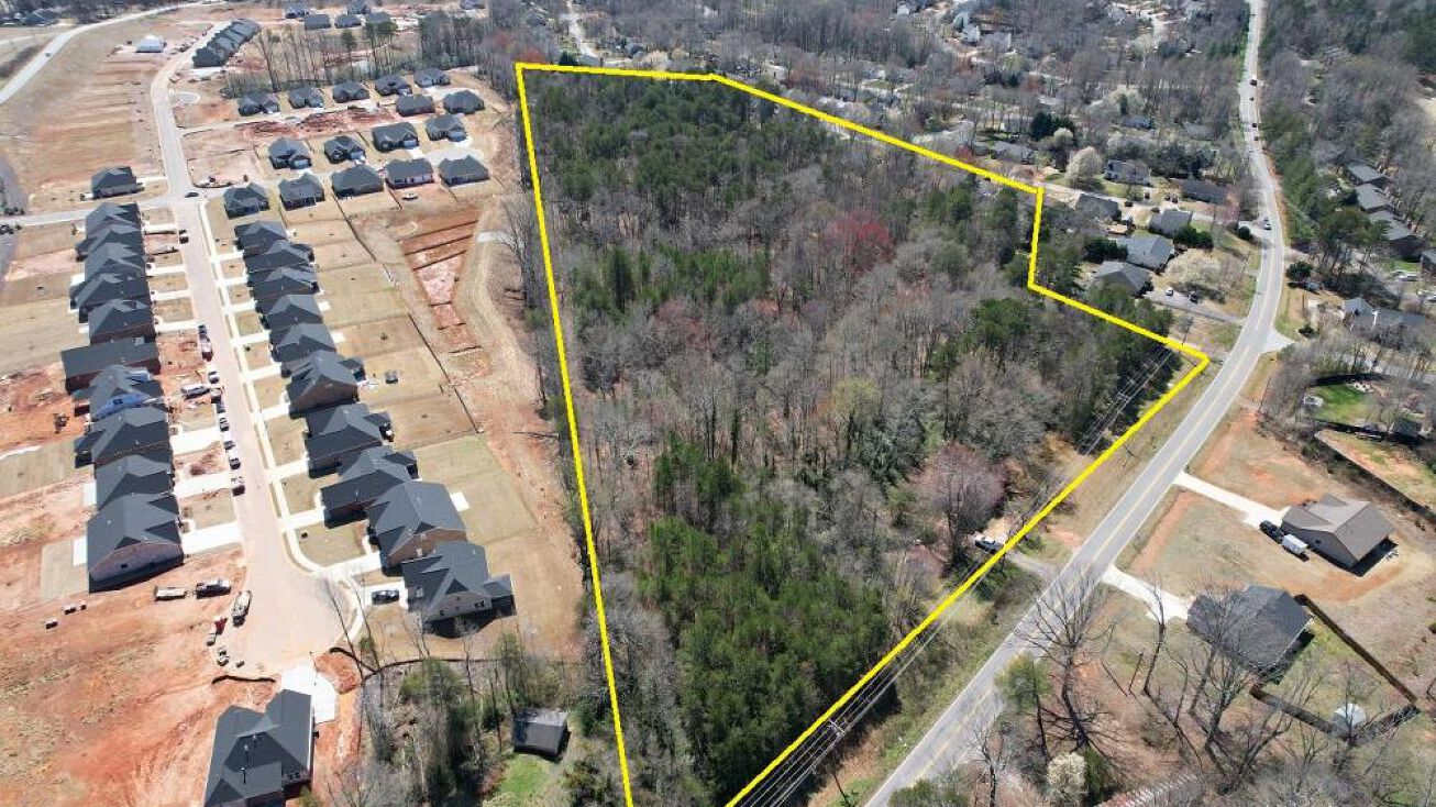 Stallings Rd, Taylors, SC 29687