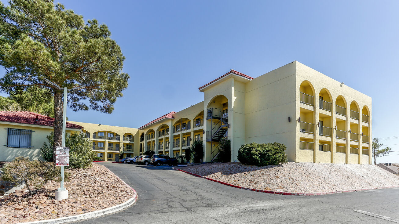 900 N Yarbrough Dr, El Paso, TX 79915