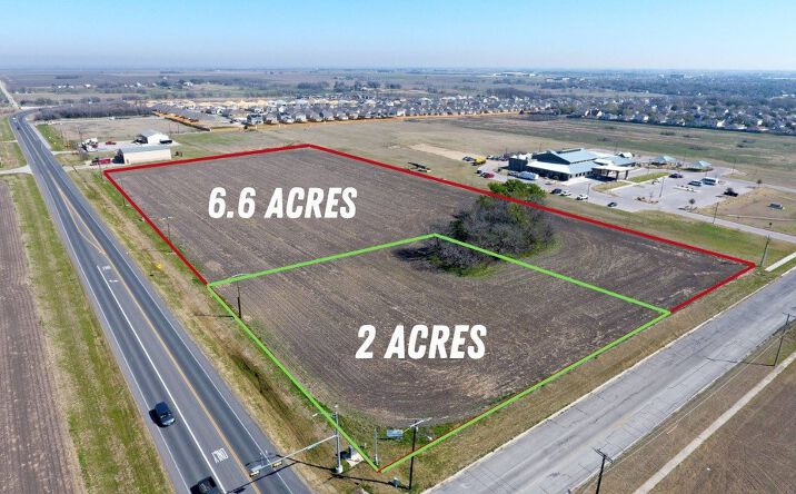 Pictures of Land property located at 709 Carlos G Parker Blvd NW, Taylor, TX 76574 for sales - image #1