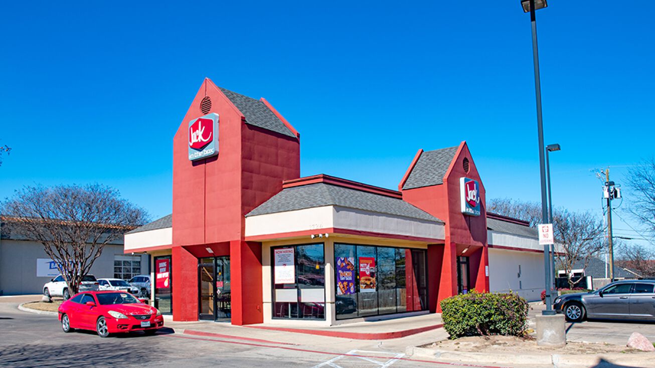 1724 S Valley Mills Dr, Waco, TX 76711