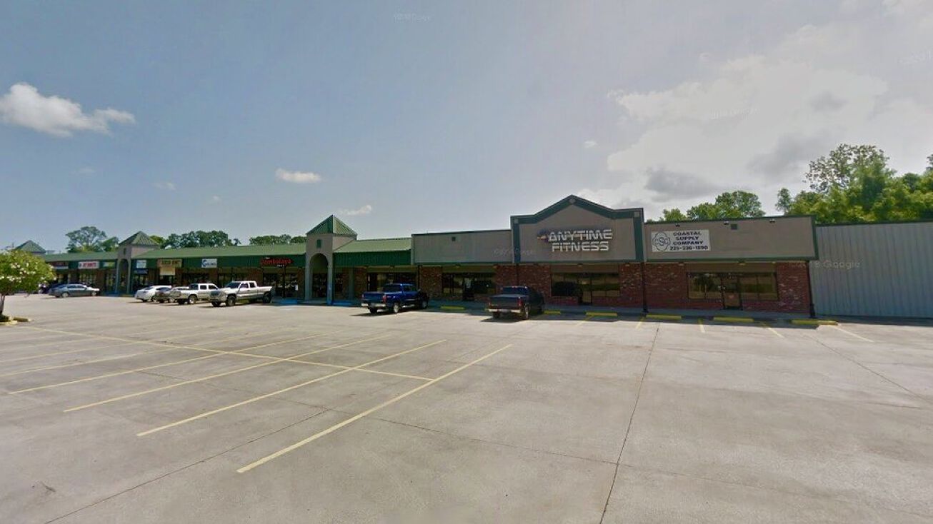 702 N Lobdell Hwy, Port Allen, LA 70767