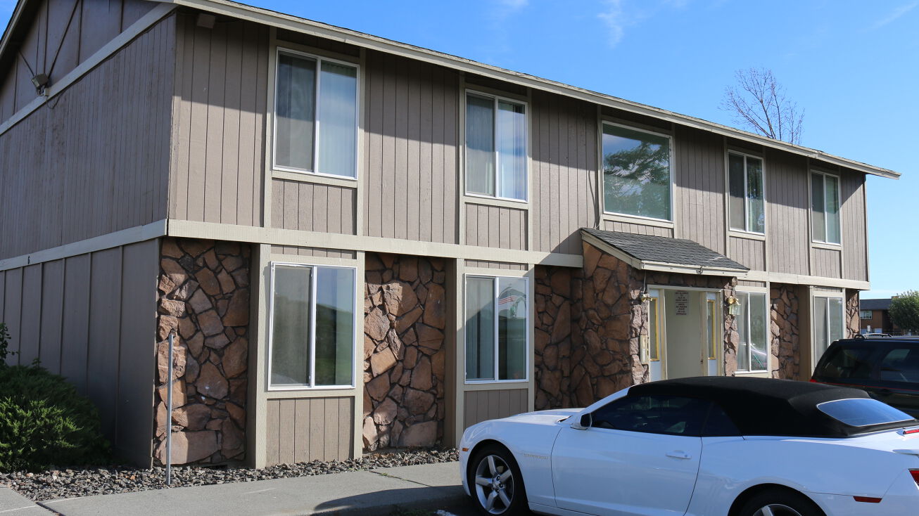 1327-n-24th-ave-pasco-wa-99301-multifamily-property-for-sale