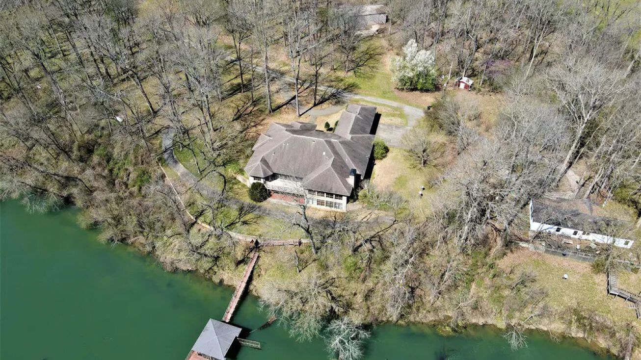 949 Hidden Valley Rd, Wilburn, AR 72179