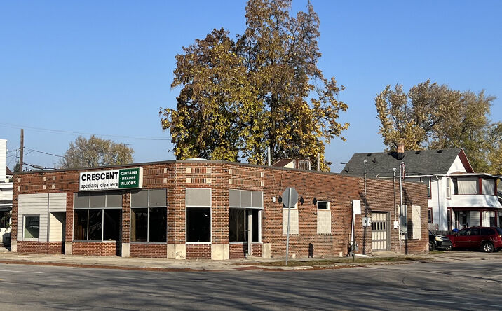 Pictures of Mixed Use, Retail, Industrial property located at 604 Phillips Ave, Toledo, OH 43612 for sales - image #1
