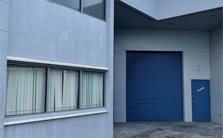 Pictures of Industrial property located at 14208 SW 136th St # P, Miami, FL 33186 for sales - image #1