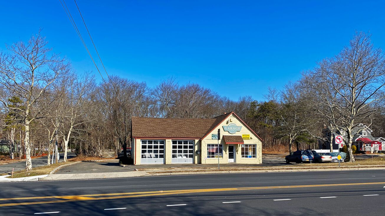 945 Jericho Turnpike, St James, NY 11780 Retail Property for Sale